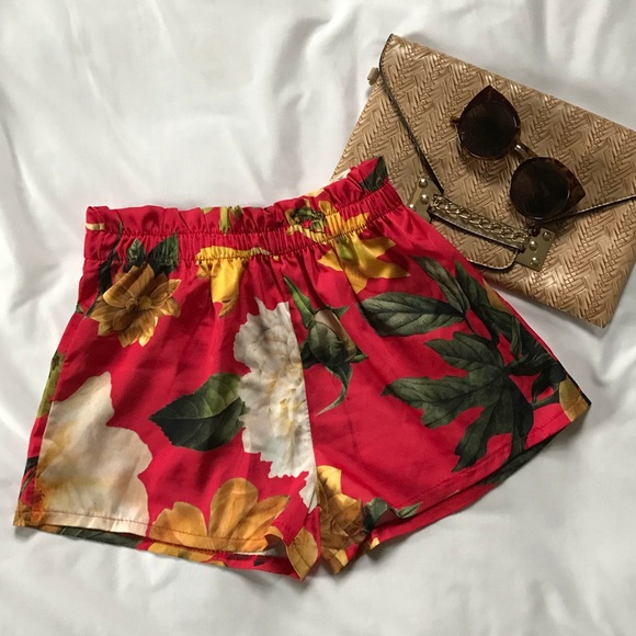 Boohoo Pants - Woven Red High Waisted Shorts w/Tropical Pattern